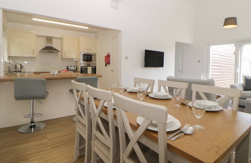 Heligan Cottage | Harcombe House Bungalow 2