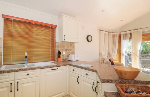 Puxton Cottage | HARVESTER LODGE, family friendly, luxury holiday cottage in Hewish