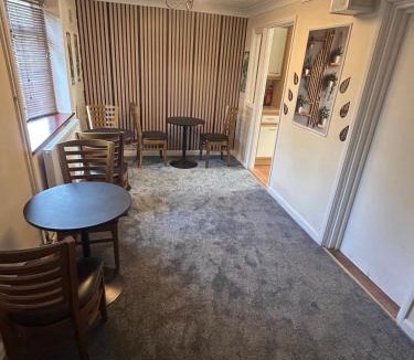 Cambridge House | Hawkins Guesthouse