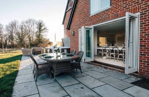 Highmoor Cross House | Hayward House - Hot Tub + Large Garden
