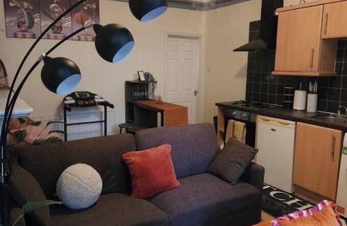 Wolverhampton Apartment | Headline: Charming Ground-Floor Retreat with Private Garden in Wolverhampton