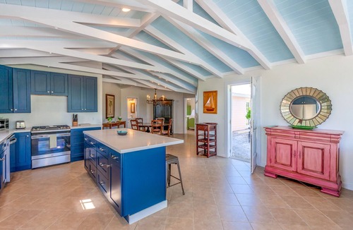 Hope Town House | Headquarters: Coastal Retreat with Ensuite Bedrooms and Private Pool Dock
