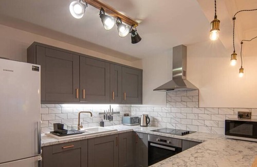 Macclesfield Condo | Heart of Macclesfield Former 16th Century Inn
