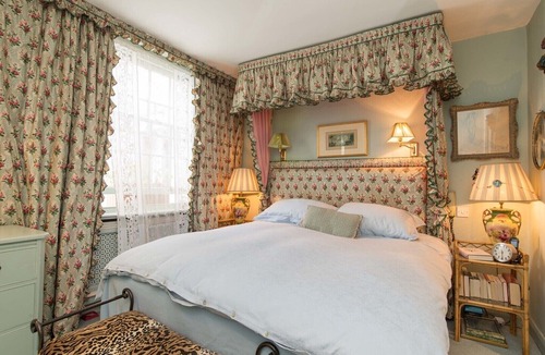 Knightsbridge House | Heritage & Harrods. - Three Bedroom House, Sleeps 5