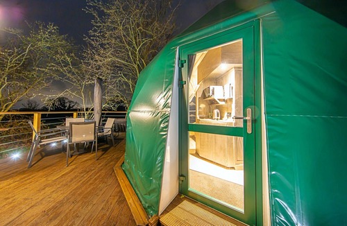 Chiddingstone Hoath Ski Chalet | Hever Luxury Dome