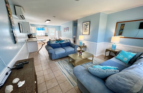 Treasure Cay House | Hickson House Duplex: 4 Bedrooms, 2 Baths & Dock Access - Comfortably sleeps 8