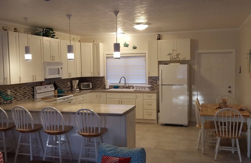 Spanish Wells House | Hide 'N' Sea Spanish Wells Bahamas, Includes Golf Cart, Kayak & Paddle Boards