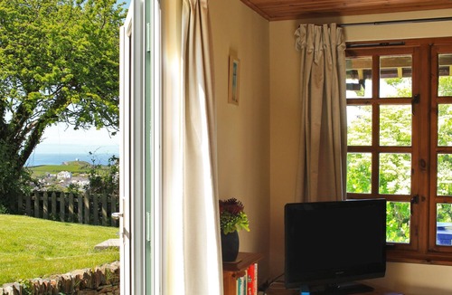 Boscastle Cabin | Hideaway Pine Cabin With Great Sea Views In Peaceful Location