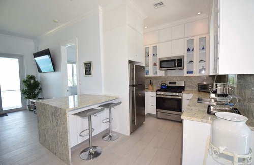 Governor's Harbour House | High-End Caribbean Home in Top location-Private Pool, Amazing Views & Generator!