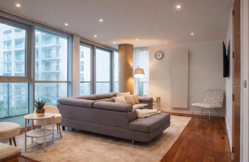 Manchester City Centre Apartment | High-End Modern Two-Bedroom Apartment central