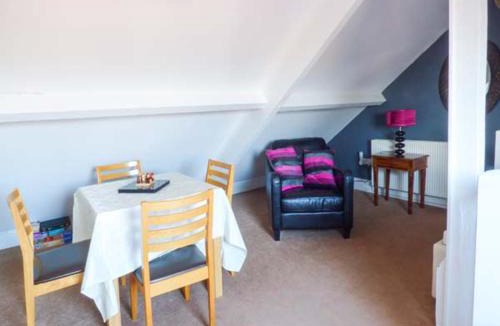 West Cliff Apartment | High Ridge