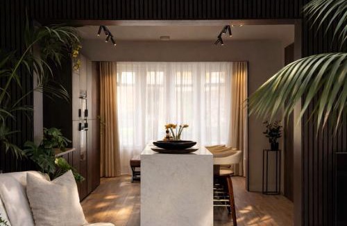 Macclesfield House | High Tree - Macclesfield - Near AZ, Rail & Peaks