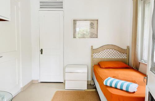 Downtown Nassau Hostel | Hillcrest