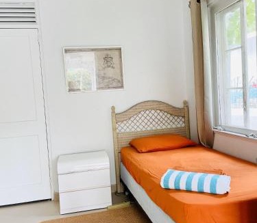 Downtown Nassau Hostel | Hillcrest