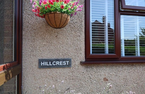 Cefn-mawr House | Hillcrest