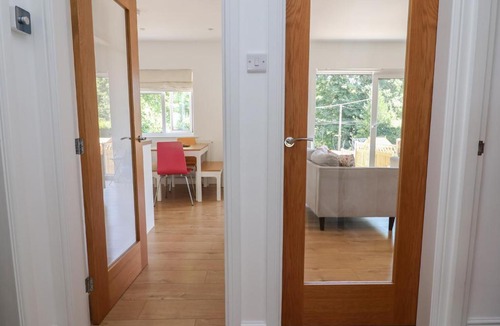 Cefn-mawr House | Hillcrest