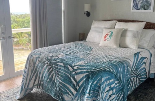 Green Turtle Cay House | Hilltop House GTC Exceptional views of Cocoa Bay and Atlantic Ocean