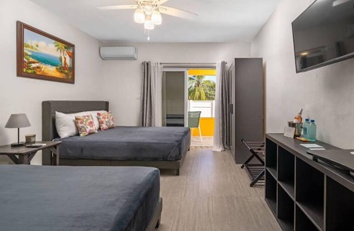 Tarpum Bay Hotel | Hilton's Haven