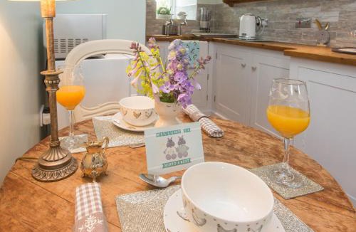 Tunstall House | Hippo's Rest