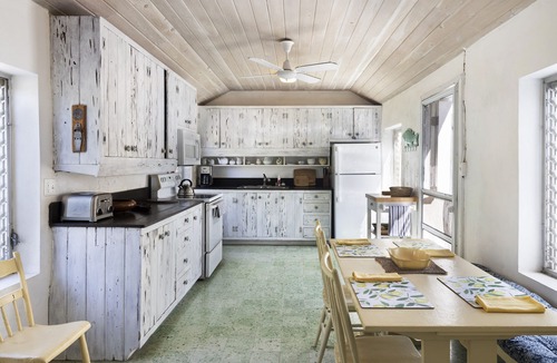 Governor's Harbour House | Historic Sea Captain's House, Walk to Town, Beach