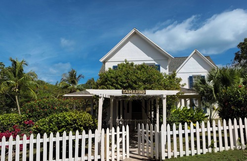 Governor's Harbour House | Historic Sea Captain's House, Walk to Town, Beach