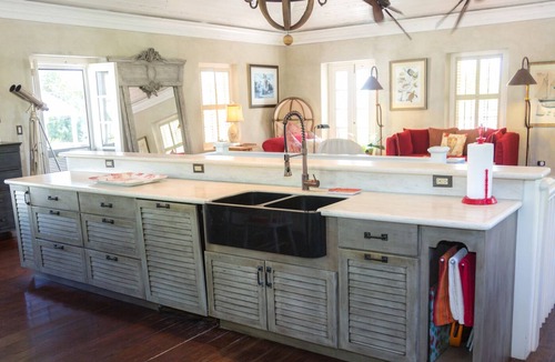Dunmore Town House | Historic Strawberry House - At The Waterfront in Dunmore Town, Harbour Island