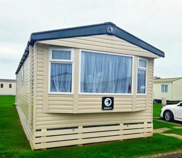 Barton-on-Sea Resort | Holiday Home at Hoburne Naish