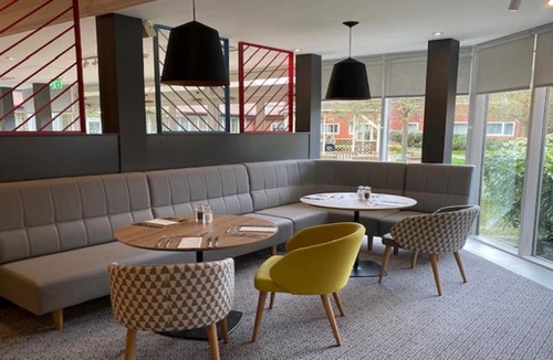 Aylesbury Hotel | Holiday Inn Aylesbury by IHG