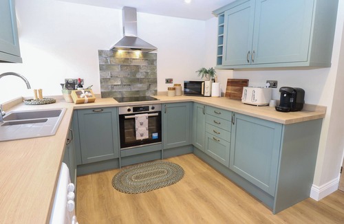 Middleton in Teesdale Cottage | HOLLYWOOD COTTAGE, family friendly in Middleton-In-Teesdale