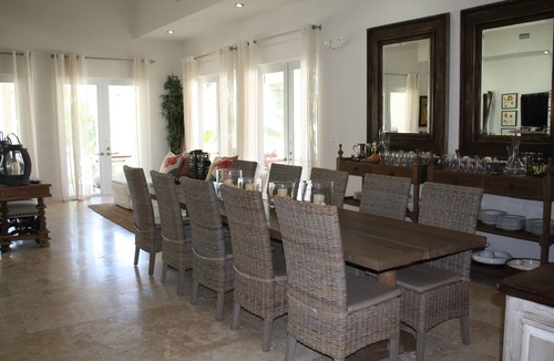 Alice Town House | Home Away From Home In Paradise