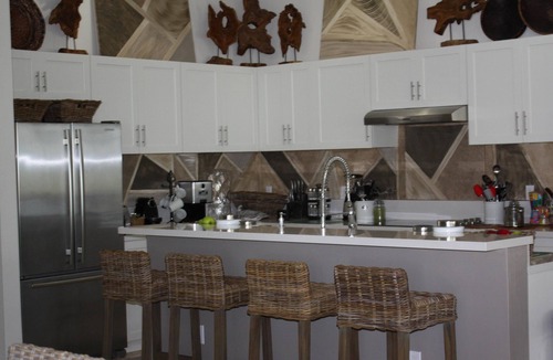 Alice Town House | Home Away From Home In Paradise