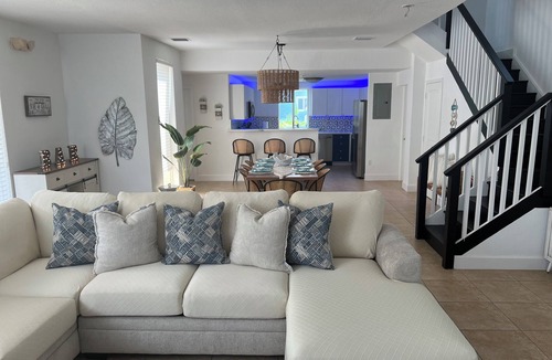 Bailey Town House | Home in Bailey Town, Bimini Bay- North Bimini Optional Golf Cart and 43' Slip