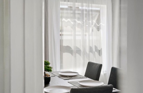 Fenny Stratford Apartment | Home In Bletchley Milton Keynes, contractors favourite