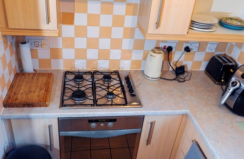 Bletchley Apartment | Homely 2Bed-Appt Bletchley Milton Keynes |Contractors|Vacationers |Wi-fi|Parking