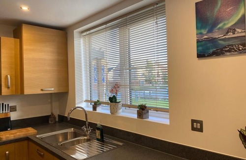 Trumpington House | Homely Contemporary Trumpington House; 5 mins drive to Addenbrookes Hospital