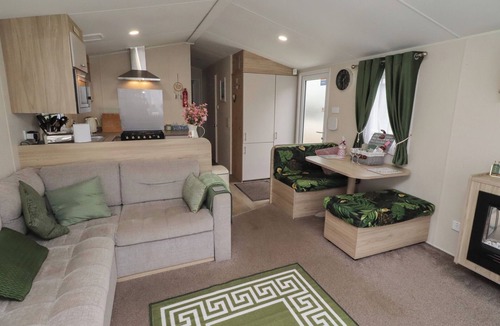 Cresswell Cottage | HOMESLEA 33 MILLENNIUM GARDENS, pet friendly in Morpeth