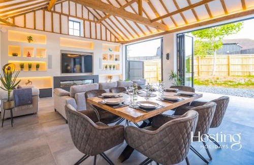 Tring House | Honeybee Barn - Stunning 4-Bed Rural Paradise