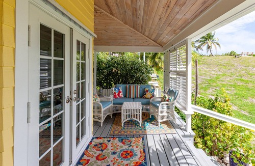 Hope Town House | Honeymoon Villa - Enchanting Retreat for Couples in Hope Town Village!