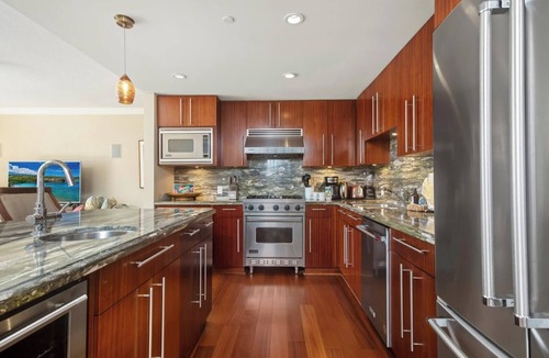 Honokowai Condo | Honua Kai | 4 FREE CARS | KBM Resorts | Wrap Around Lanai | 4 Units, 9 Bedrooms | HK ML-3371