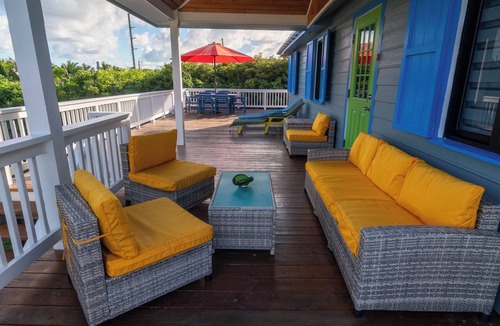 Hope Town House | Hope Town Pool Retreat Walk to Beach and Harbor