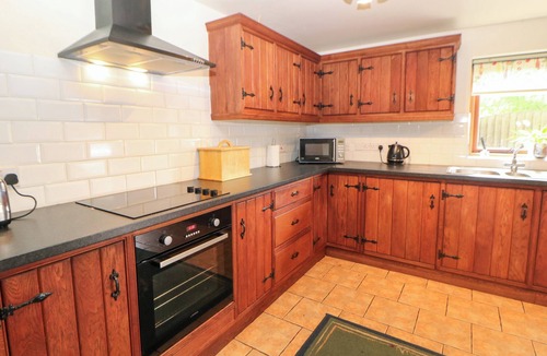 Checkley Cottage | HORSE SHOE COTTAGE, pet friendly, with a garden in Cheadle