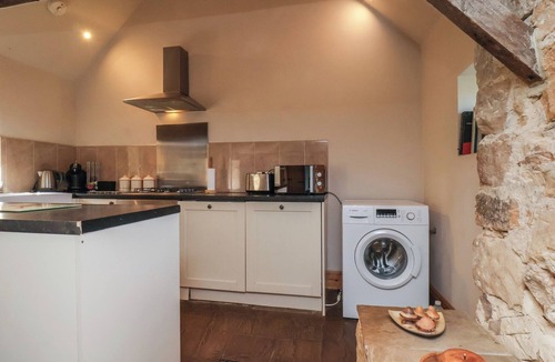 Great Broughton Cottage | HORSESHOE COTTAGE, pet friendly, with a garden in Great Ayton