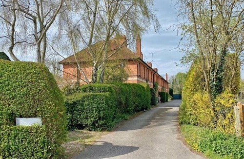 Wallingford Cottage | House /Cottage in Wallingford Town with private parking