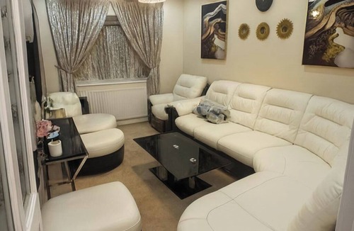 Ashton-under-Lyne House | House-Sleeps 5 person -Etihad Stadium 15 min drive
