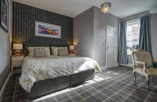 Wing Hotel | Howard Arms