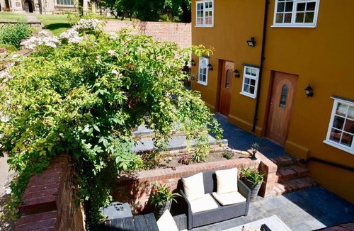 Saffron Walden House | Huge Luxury 8 Bed Manor House Hot Tub Pool Table