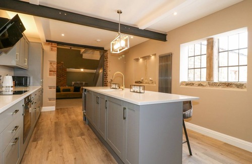 Milford Cottage | HUNTERS LODGE AT WILDERSLEY FARM, pet friendly in Belper