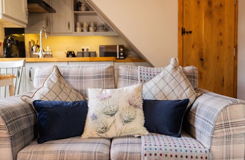 Middleton in Teesdale Cottage | HUSH COTTAGE, with open fire in Middleton-In-Teesdale