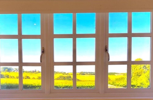 Twywell Cottage | Idyllic Country Retreat with Wow Views & Lush Pool