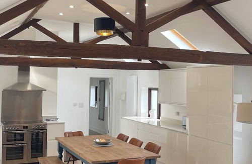 Upper Dean House | Idyllic Countryside 4 Bedroom Retreat